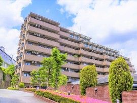 2LDK Apartment for Sale in Jingumae, Shibuya, Tokyo – 63.72m² - Thumbnail 2