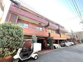 2LDK Apartment for Sale in Jingumae, Shibuya, Tokyo – 63.72m² - Thumbnail 3