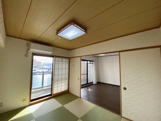 Renovated 3LDK Apartment for Sale in Sakai, Osaka - Gran Court - Thumbnail 3