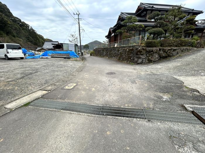 4DK Detached House for Sale in Ureshino, Saga - Thumbnail 2