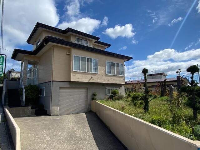 5LDK Detached House on 93.5-Tsubo Corner Lot in Hakodate - Thumbnail 4
