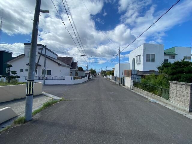 5LDK Detached House on 93.5-Tsubo Corner Lot in Hakodate - Image 1