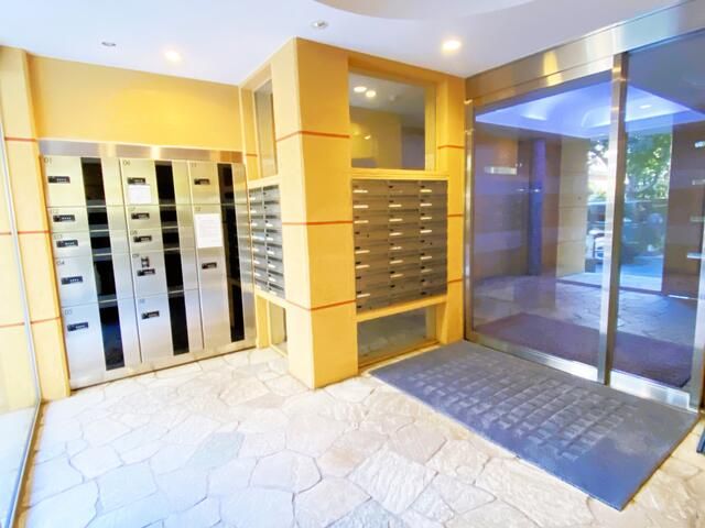 1DK Apartment for Sale in Kamiyoga, Setagaya, Tokyo - 39.8M Yen - Thumbnail 4