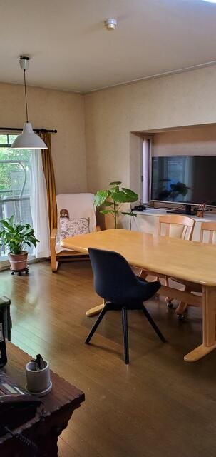 4LDK Apartment with Three-Sided Balcony for Sale in Ikeda, Osaka - Thumbnail 2
