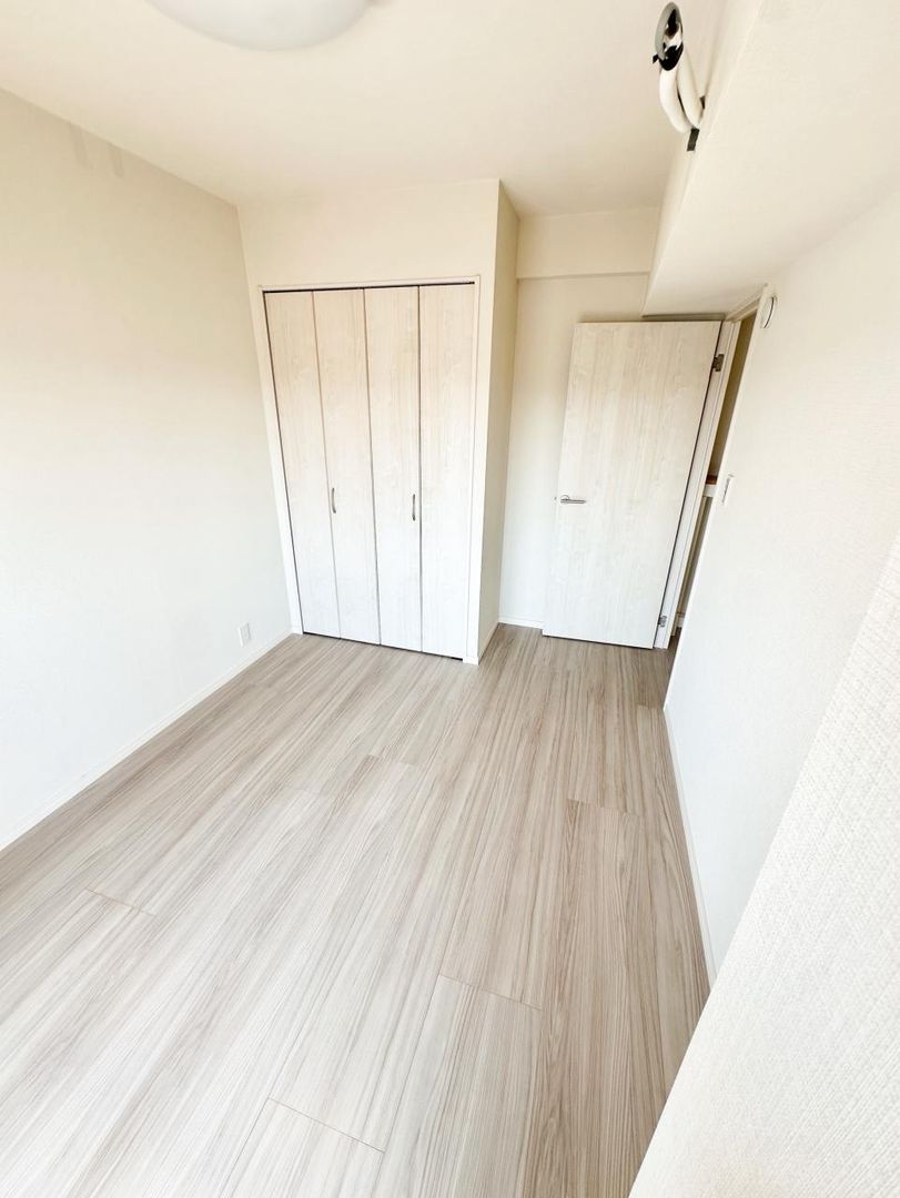 Renovated 2LDK Apartment for Sale in Katsushika, Tokyo - Thumbnail 4
