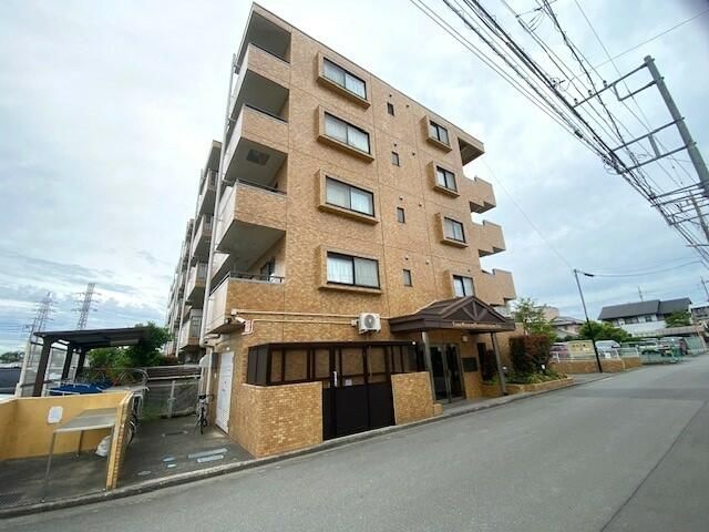 3LDK Apartment for Sale near Musashi-Sunagawa Station, Tachikawa - Image 1
