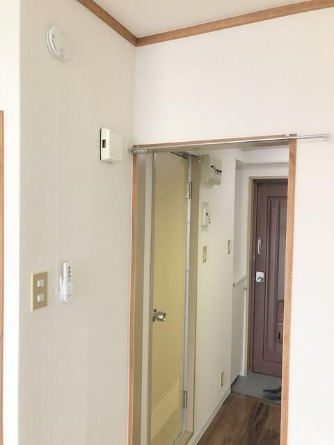 1K Apartment for Rent in Hirakata, Osaka - 25,000 Yen - Thumbnail 3