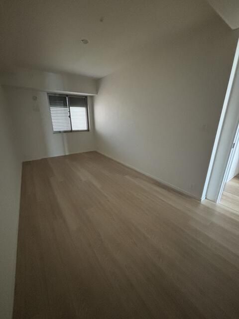 2LDK Apartment with Rainbow Bridge View in Tokyo Chuo Ward - Thumbnail 4