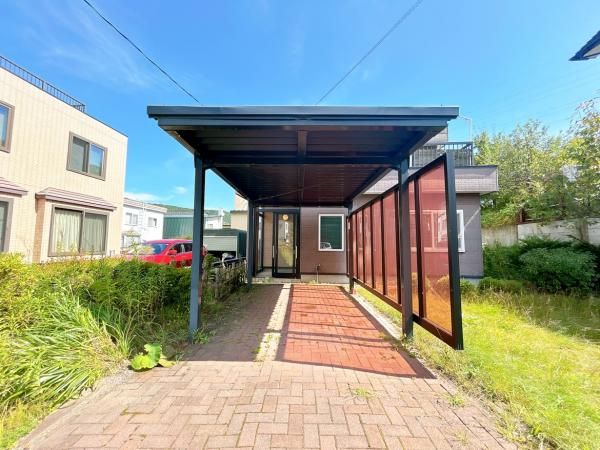 Renovated 4LDK House in Sapporo's Minami Ward with Parking - Thumbnail 3