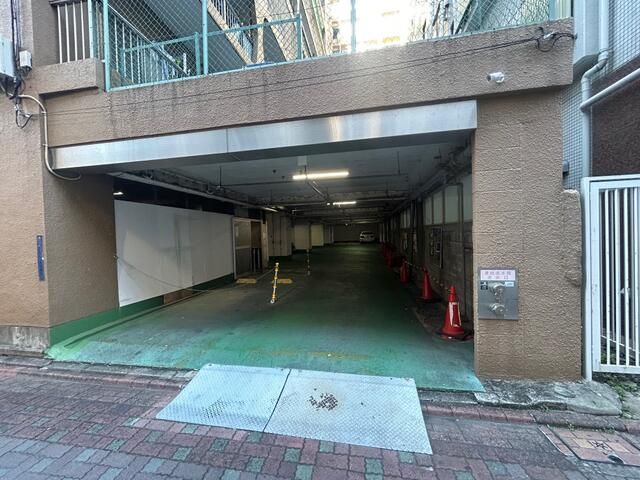 2DK Apartment for Sale in Ota, Tokyo - Near Kamata Station - Thumbnail 3