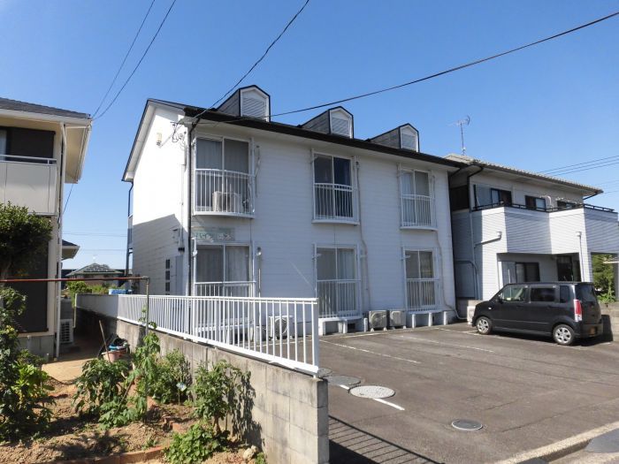 1K Apartment for Rent in Quiet Takamatsu Neighborhood - Image 1