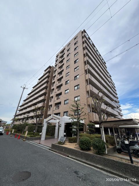 2LDK Apartment for Sale in Matsubara, Osaka - 60.14 sqm - Thumbnail 3