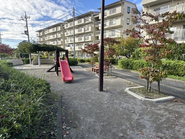 3LDK Apartment for Sale in Tama City, Tokyo | Top Floor with Renovation - Thumbnail 3
