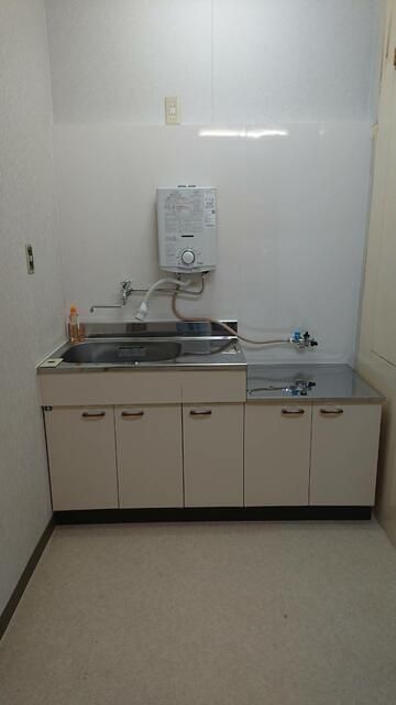 Affordable 1R Studio for Rent in Kumakogen, Ehime - Thumbnail 2