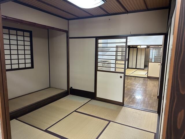 7DK Detached House for Sale in Shinsakae, Nagoya with 2 Parking Spaces - Thumbnail 4