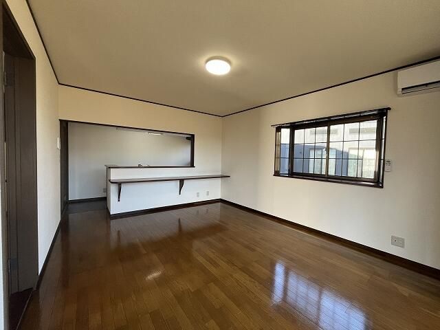 Renovated 5LDK House in Ushiku, Ibaraki - 127.51 sqm - Thumbnail 2