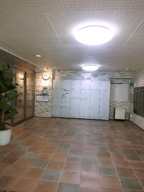 2DK Apartment for Sale in Minato Ward's Tamachi Area - Thumbnail 3