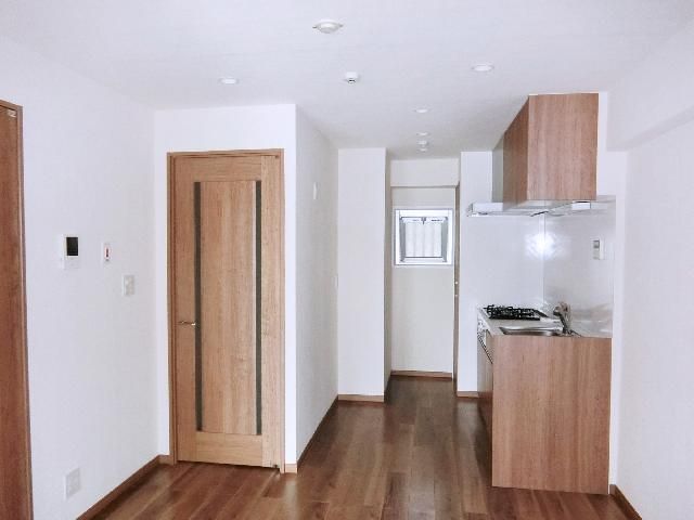 2DK Apartment for Sale in Minato Ward's Tamachi Area - Thumbnail 4