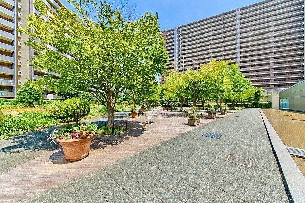 4LDK Apartment for Sale in Koto City with Large Balcony - Thumbnail 3