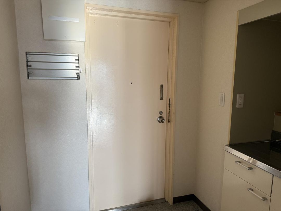 1K Apartment for Sale in Kaike Onsen, Yonago, Tottori - Thumbnail 2