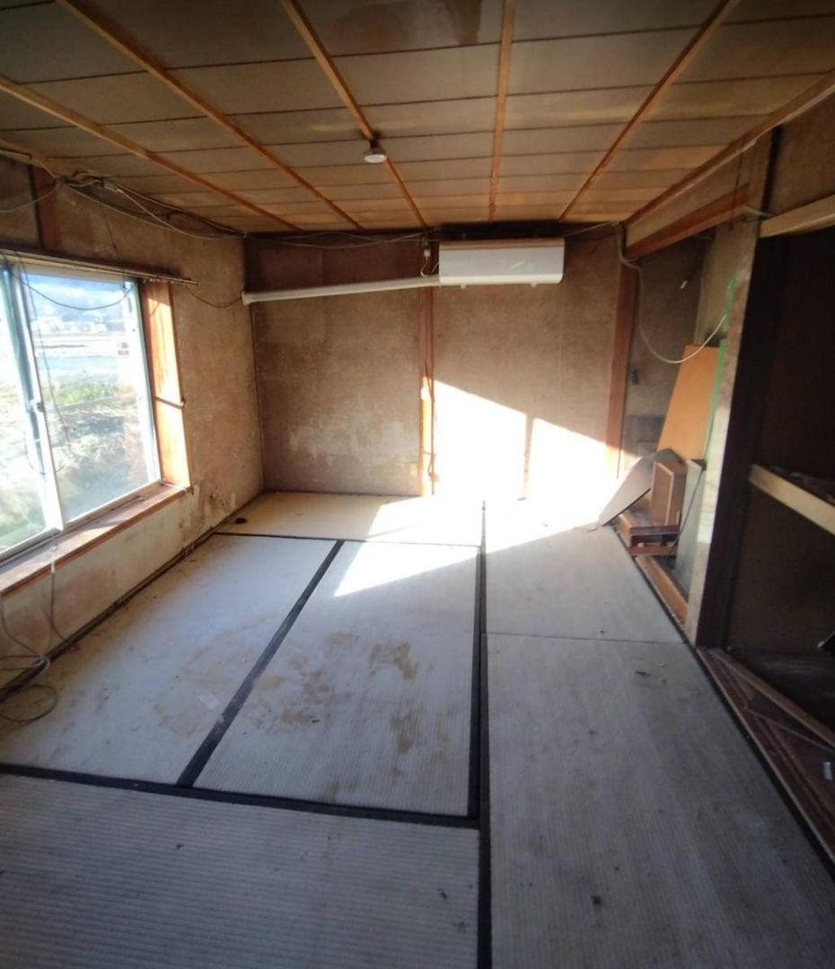 Pre-Owned 4DK House in Shobara City, Hiroshima - Thumbnail 4