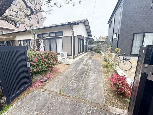 5DK Single-Story House with Large Garden in Takamatsu - Thumbnail 4