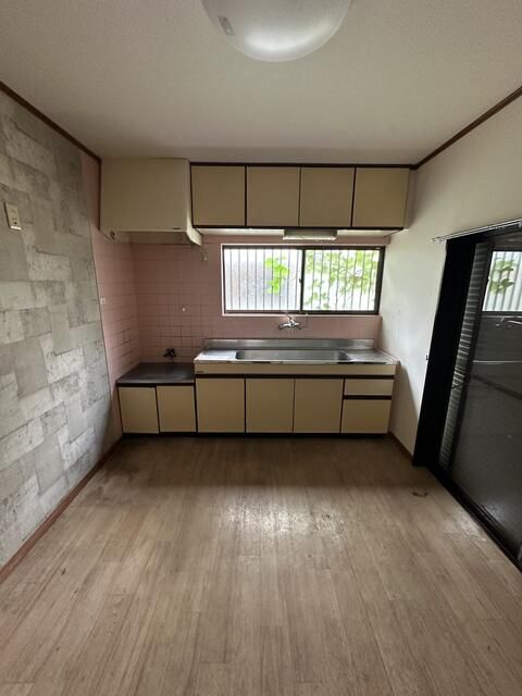 Used 4DK Detached House in Inashiki, Ibaraki - 72.86 sqm - Thumbnail 2