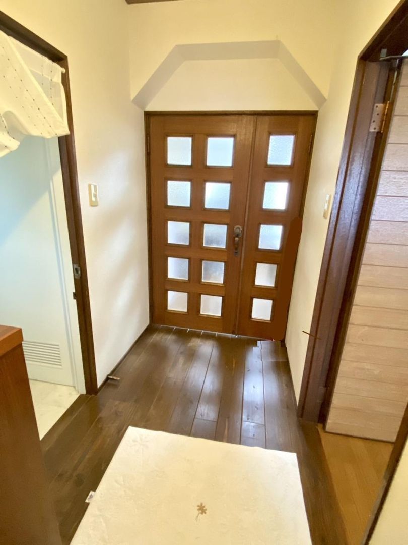 2LDK Apartment for Sale in Tokushima City with 2011 Renovation - Thumbnail 2