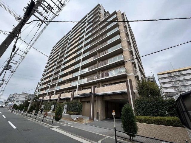 3LDK Apartment for Sale in Joto Ward, Osaka - Thumbnail 3