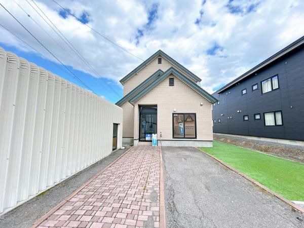 2001 3LDK Two-Generation House for Sale in Fukagawa, Hokkaido - Thumbnail 2
