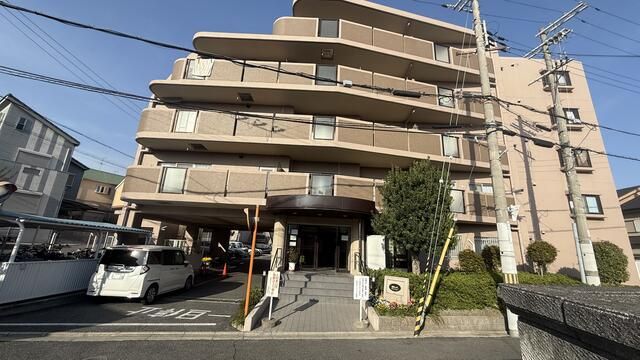 3LDK Apartment for Sale in Habikino, Osaka - Renovated - Thumbnail 2