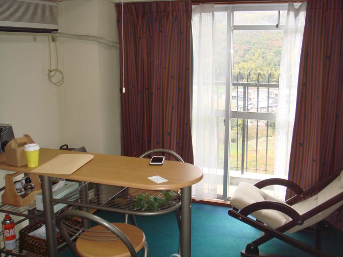 2K Apartment for Sale in Takamatsu with Balcony & Hot Spring - Thumbnail 3