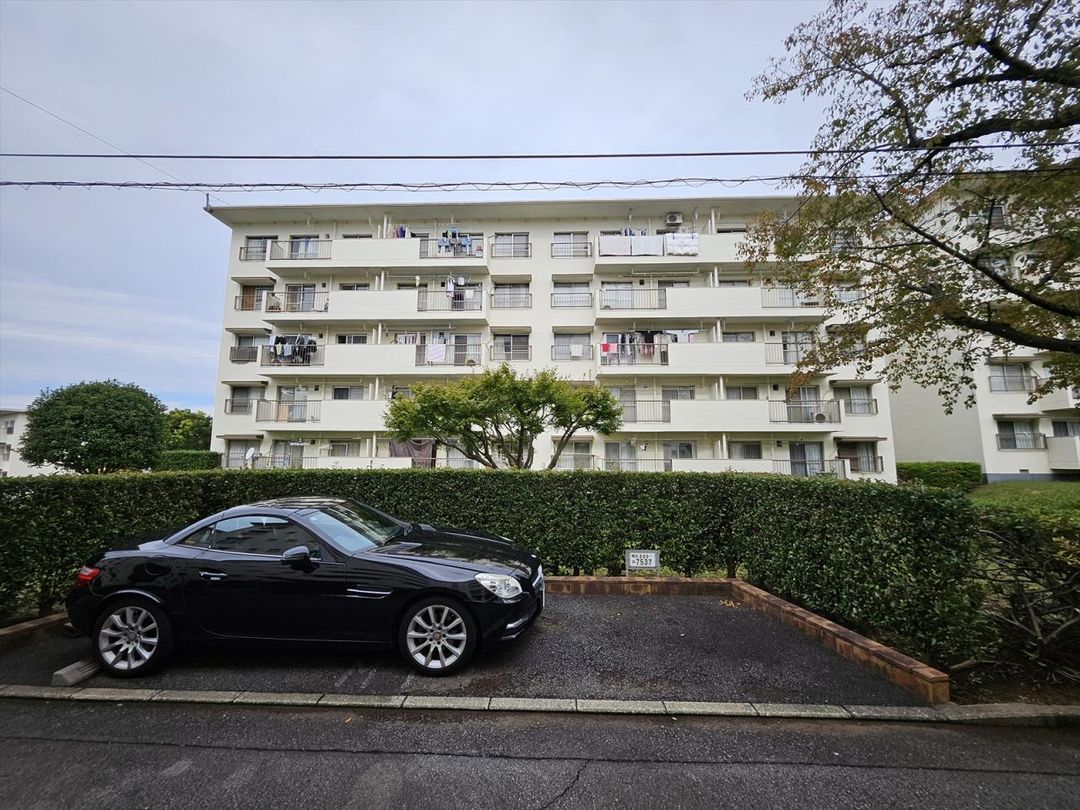 3DK Apartment for Sale in Sakaneyama, Yokohama - 46.22 sqm - Thumbnail 2