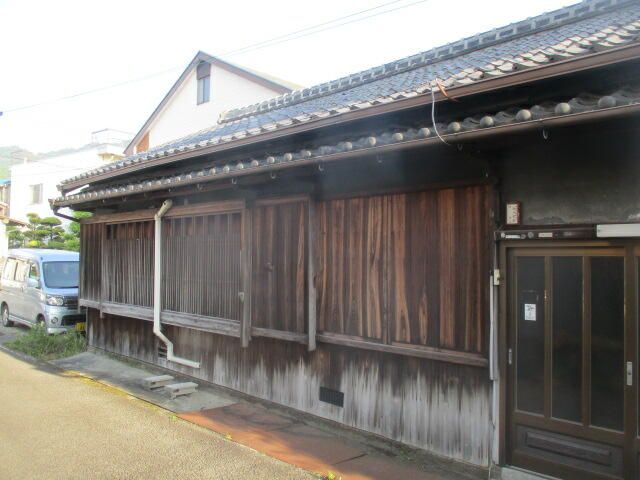 1953 Detached House for Sale in Kainan, Wakayama - 5K Layout - Thumbnail 3