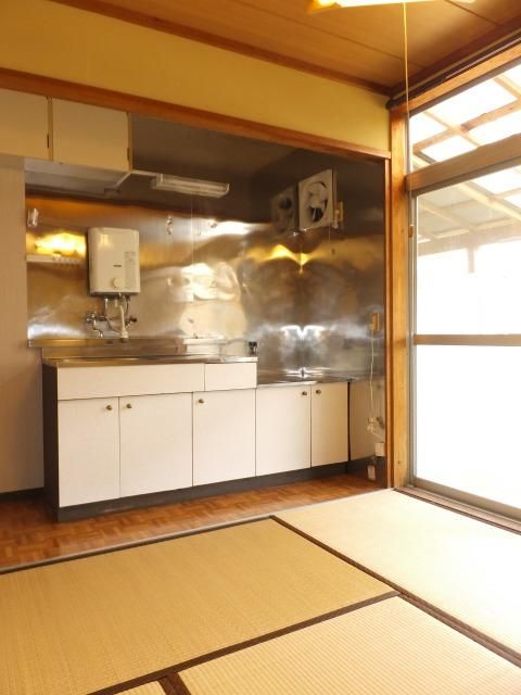 2DK Apartment for Rent in Yonago, Shimane - 30,000 Yen - Thumbnail 4