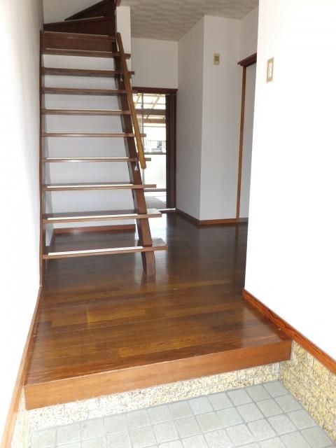 2DK Apartment for Rent in Yonago, Shimane - 30,000 Yen - Thumbnail 2