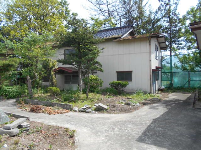 Spacious 6DK Detached House on 911m² Land in Mikawa, Yamagata - Thumbnail 4