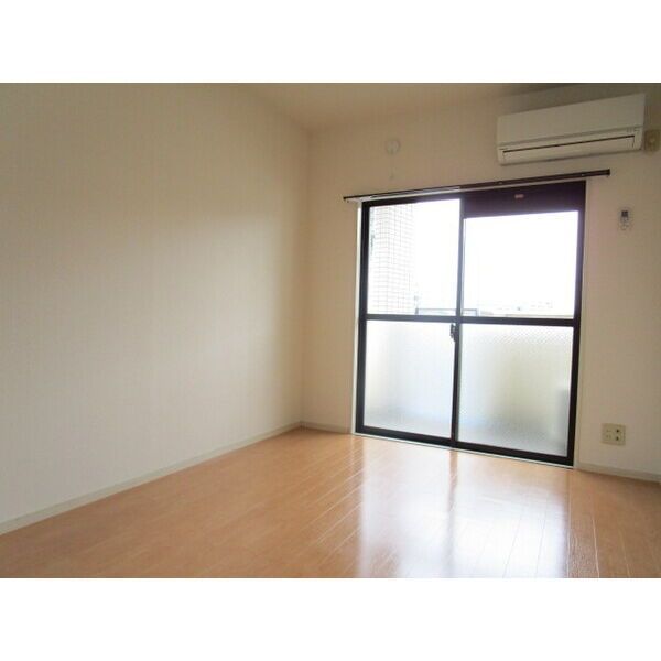 1K Apartment for Rent in Suizenji, Kumamoto City - Thumbnail 2