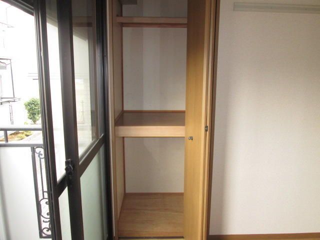 3DK Apartment for Rent in Shijonawate, Osaka - 49,000 Yen - Thumbnail 4