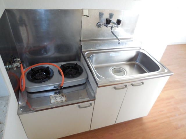 Bright Top-Floor One-Room Apartment for Rent in Kyoto - Thumbnail 2
