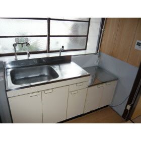 1K Wooden Apartment for Rent in Kyoto's Kamigyo Ward - Thumbnail 3