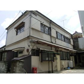 1K Wooden Apartment for Rent in Kyoto's Kamigyo Ward - Image 1