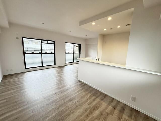 Renovated 3LDK Apartment near Moriguchishi Station, Osaka - Thumbnail 3