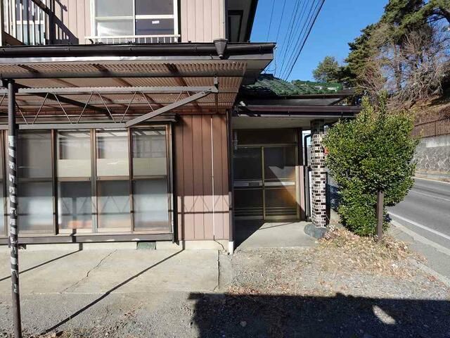 4DK Detached House on Large Plot in Quiet Chino, Nagano - Thumbnail 3