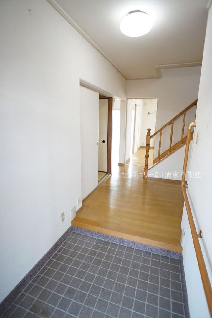 4LDK Terrace House for Sale in Kasugai, Aichi with Garden - Thumbnail 4
