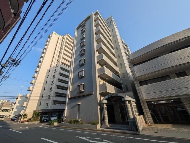 1K Apartment in Nishi Ward, Hiroshima for Sale - Thumbnail 2