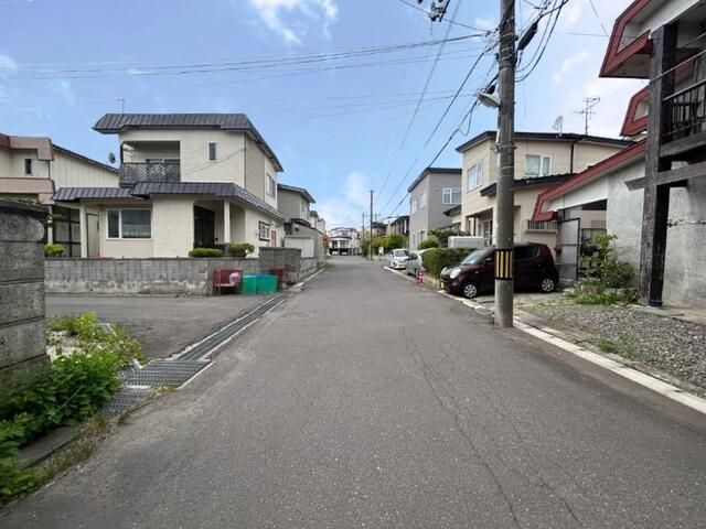 3LDK Detached House for Renovation in Hakodate, Hokkaido - Thumbnail 3
