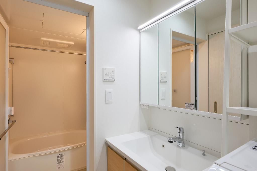 2LDK Custom-Built House in Koto-ku, Tokyo for Sale - Thumbnail 4