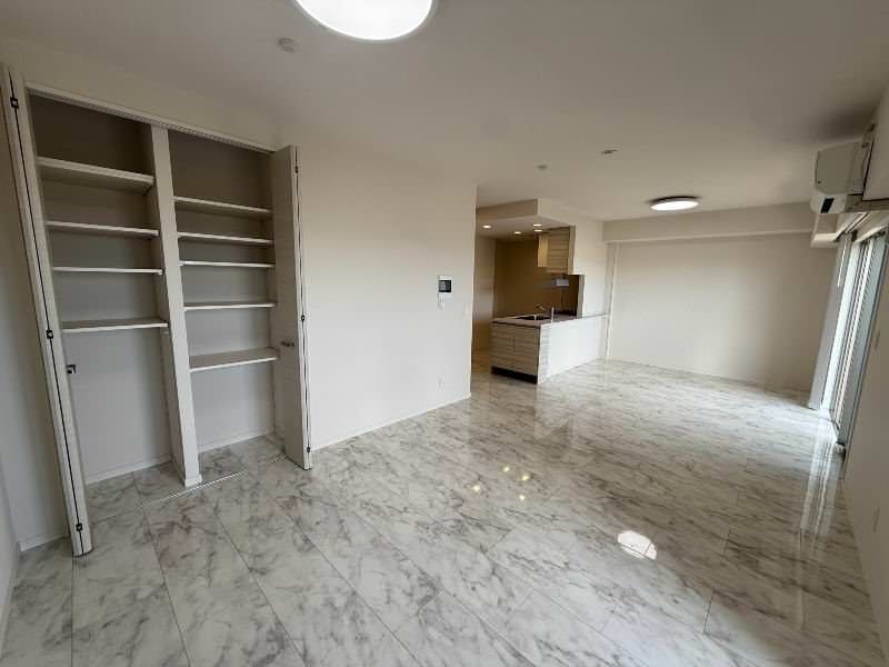 2LDK Apartment for Sale in Yonabaru, Okinawa - 70.53 sqm - Thumbnail 3