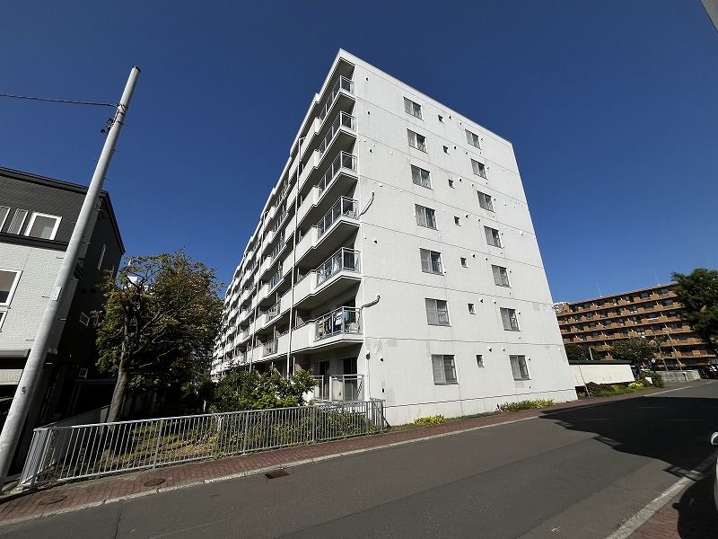 3LDK Apartment for Sale in Kita-ku, Sapporo - Thumbnail 2